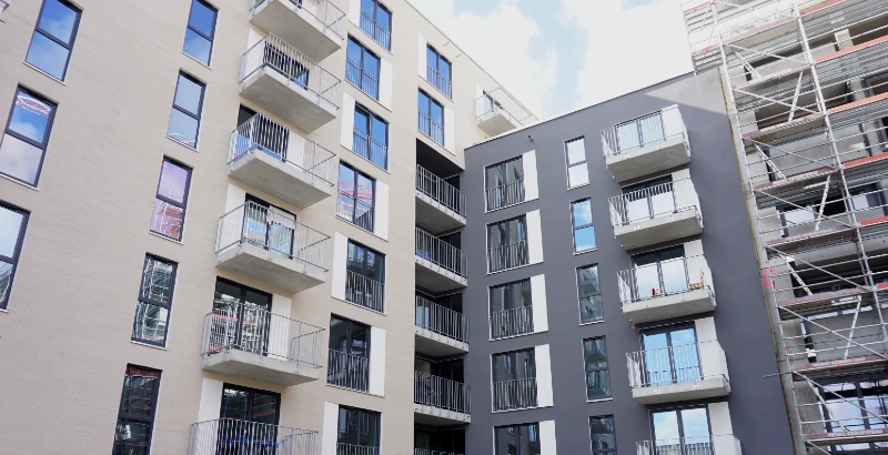 Neubauquartier in der Berliner Stallschreiberstraße während der Bauausführung
